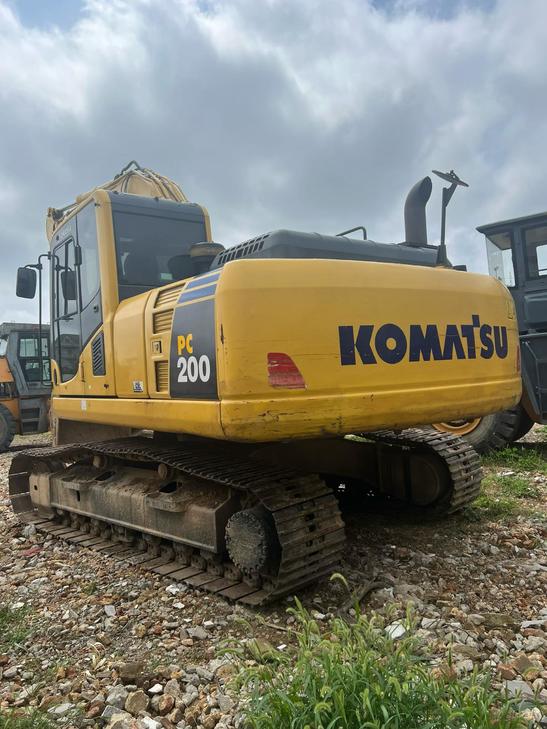 Buy Komatsu PC200 Used Excavator / 1