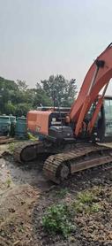 Buy Hitachi ZH200-5B Used Excavator / 3 Buy Hitachi ZH200-5B Used Excavator / 3