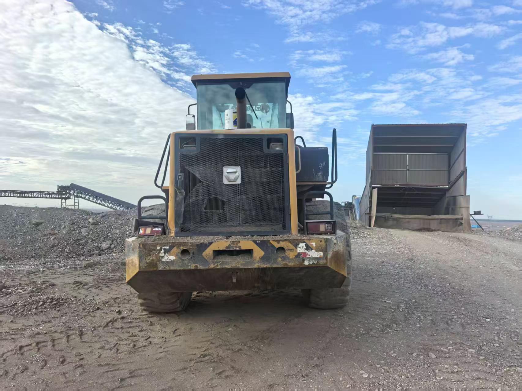 Buy XCMG LW500FV Used Loader / 2 Buy XCMG LW500FV Used Loader / 2