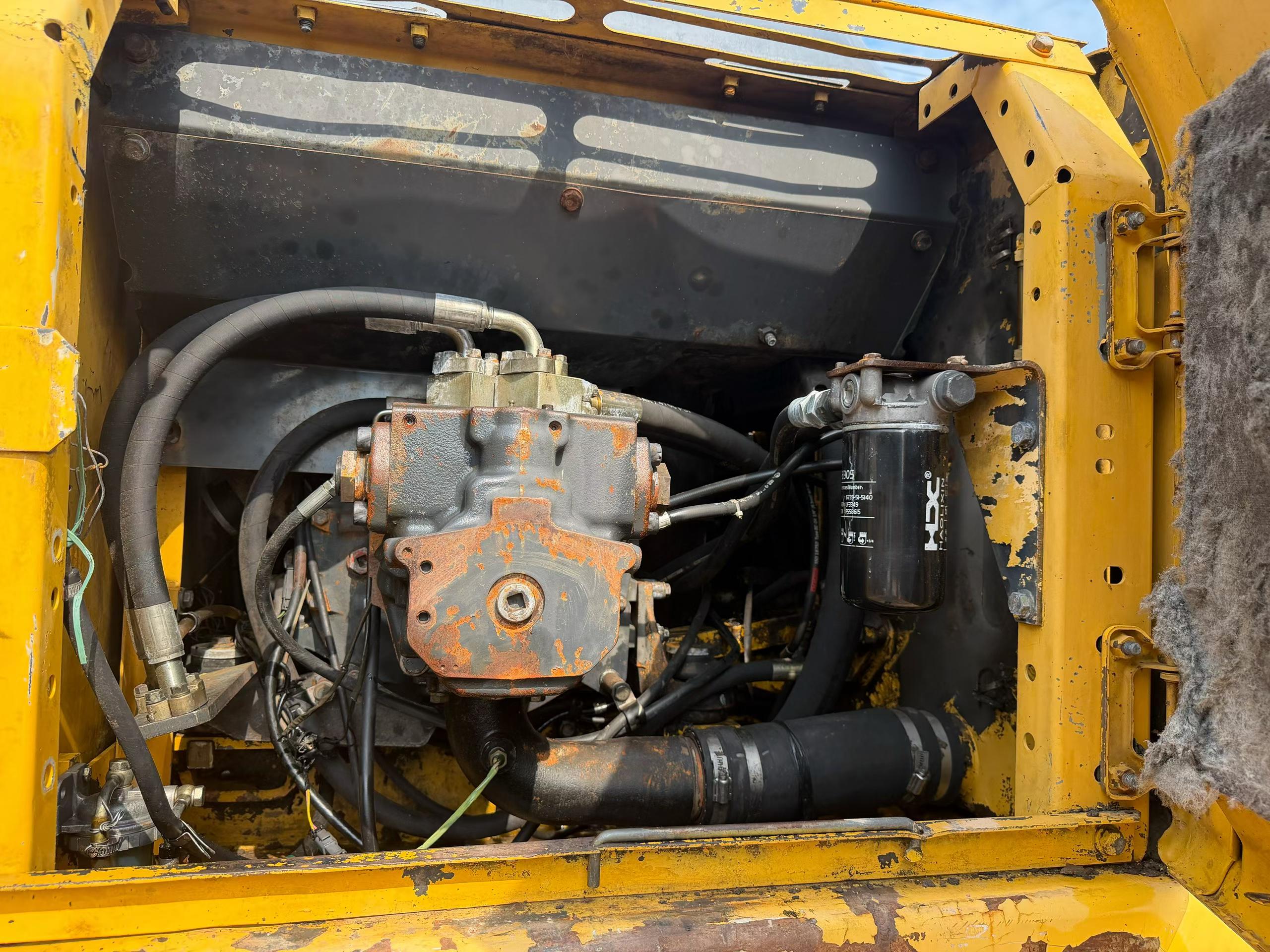 Buy Komatsu PC200-7 Used Excavator / 9