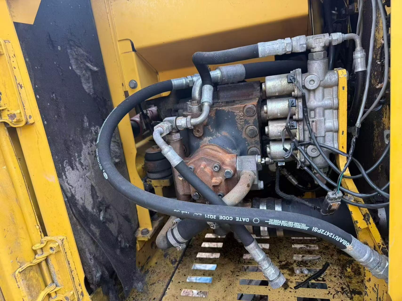 Buy Komatsu PC120-6E Used Excavator / 7 Buy Komatsu PC120-6E Used Excavator / 7
