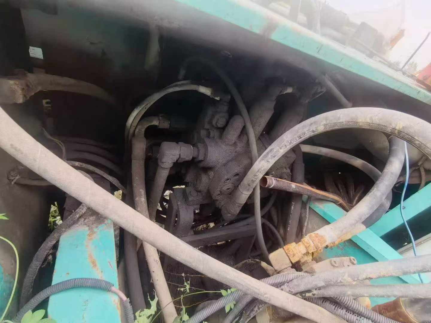 Buy Kobelco SK200-6E Used Excavator / 2