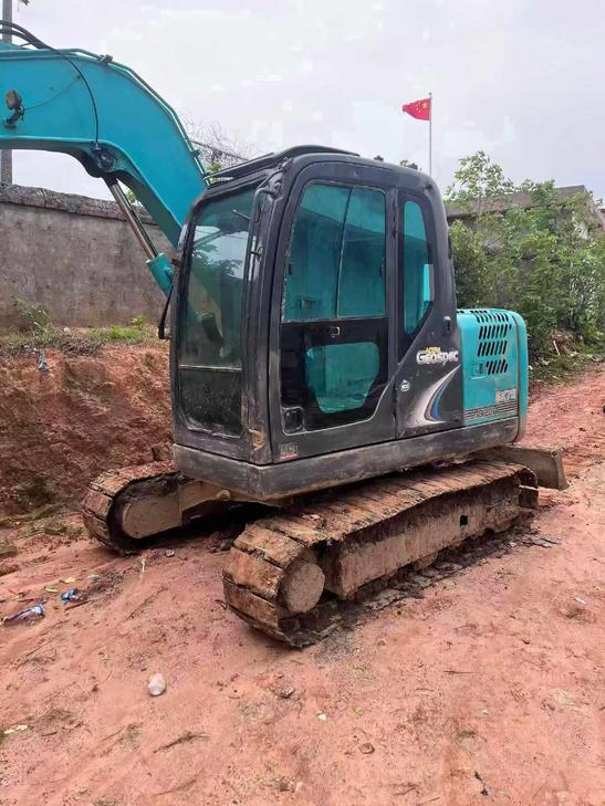 Buy Kobelco SK75 Used Excavator / 1