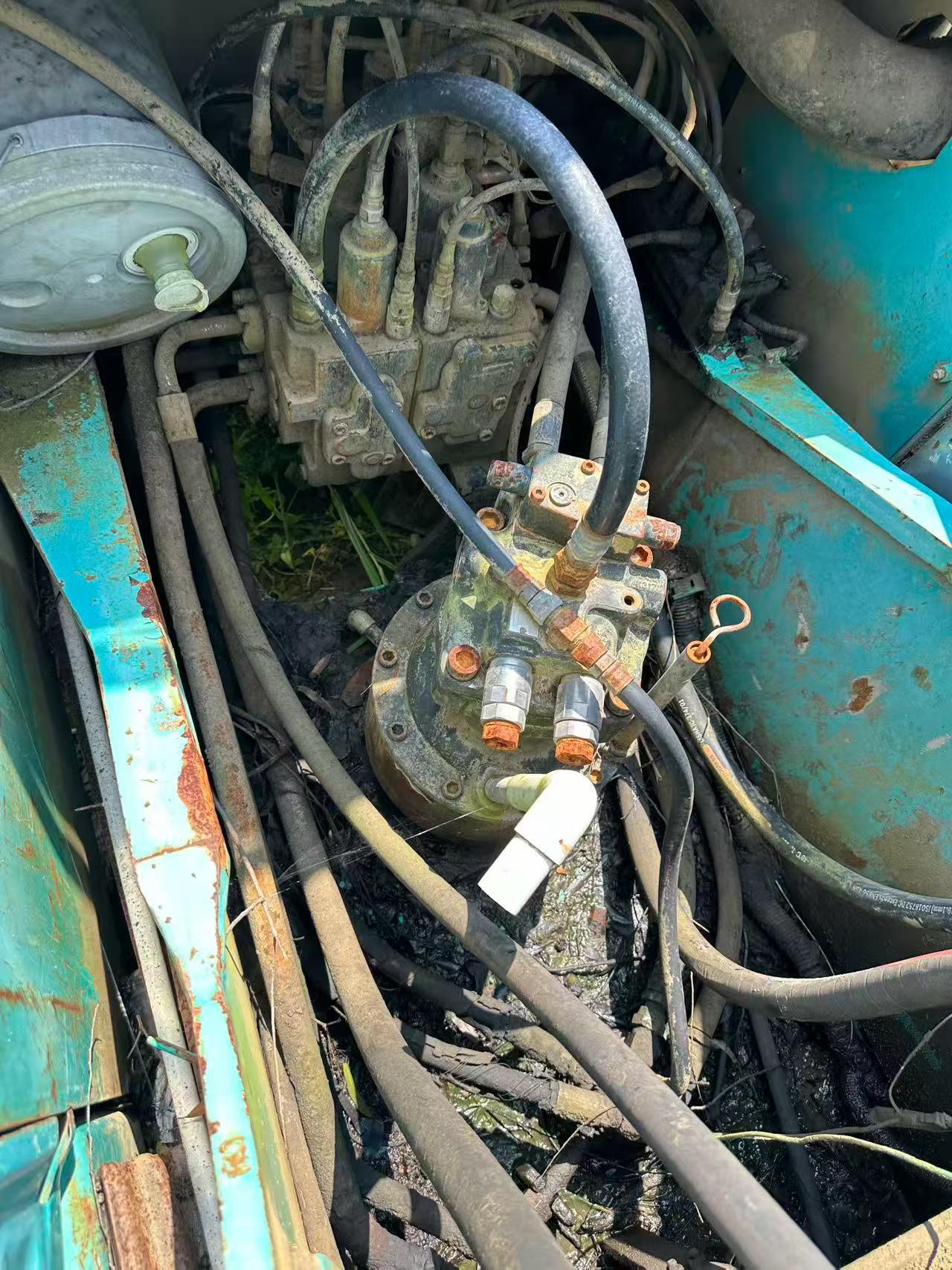 Buy Kobelco SK200-2 Used Excavator / 4 Buy Kobelco SK200-2 Used Excavator / 4