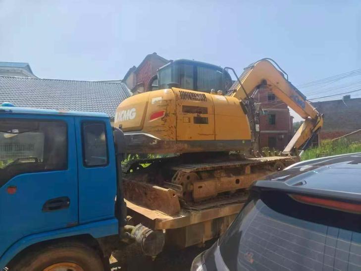 Buy XCMG XE75C Used Excavator / 1