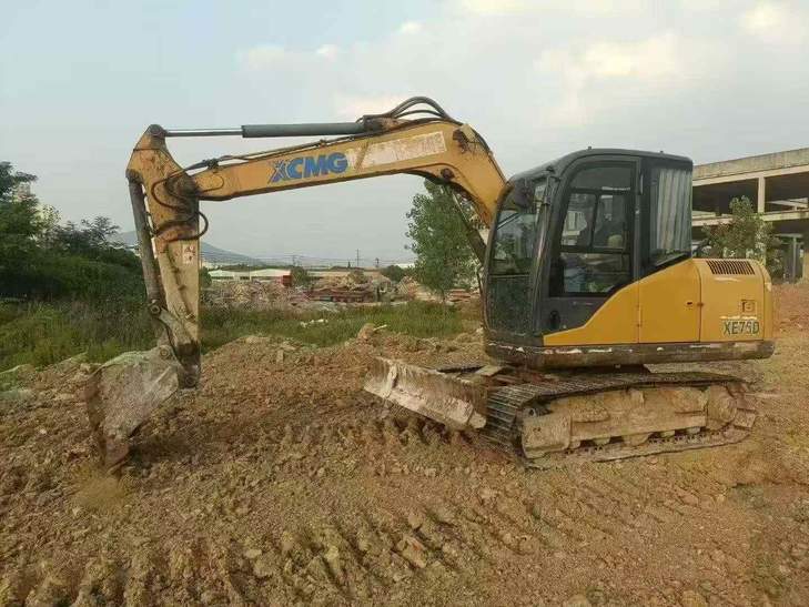 Buy XCMG XE75C Used Excavator / 1