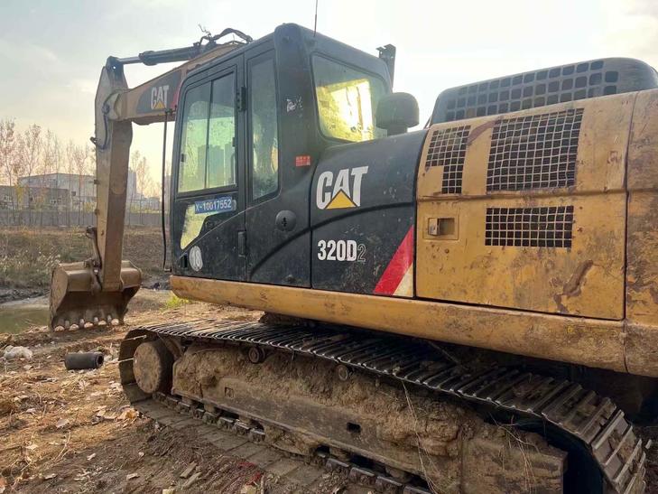 Buy Caterpillar 320D Used Excavator / 1