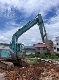 Buy Kobelco SK135SR Used Excavator / 3 Buy Kobelco SK135SR Used Excavator / 3