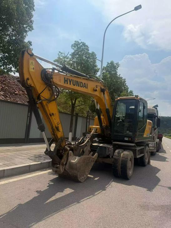 Buy Hyundai R150-7 Used Excavator / 1