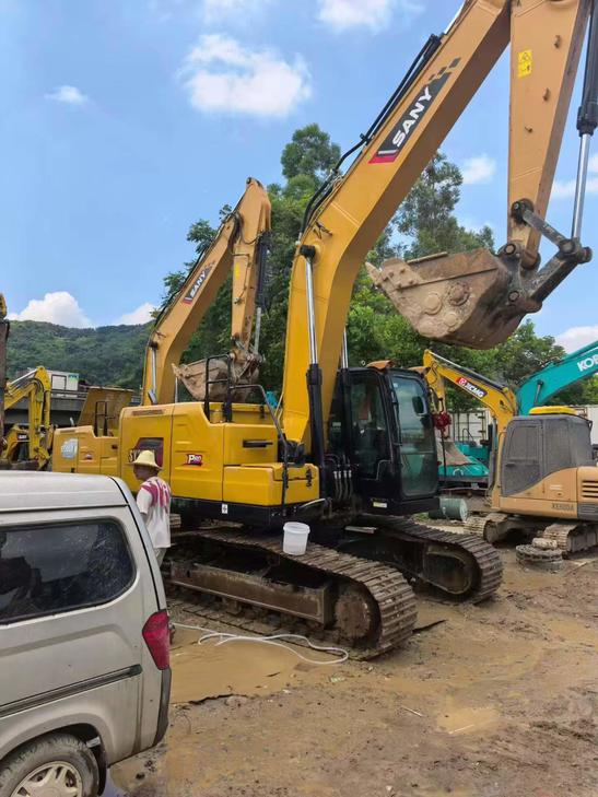 Buy Sany SY200C Used Excavator / 1