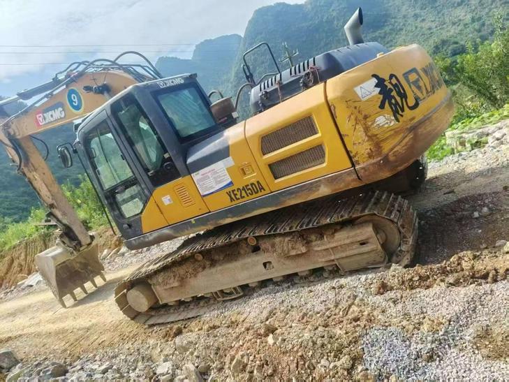 Buy XCMG XE215 Used Excavator / 1