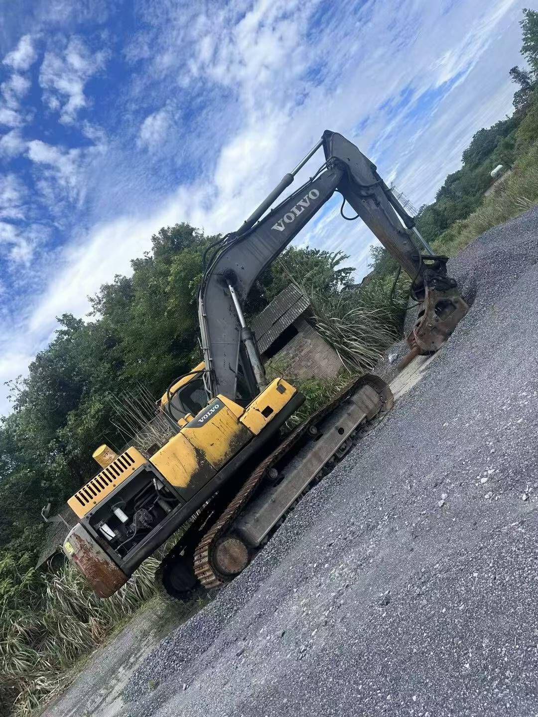 Buy Volvo L250G Used Excavator / 2