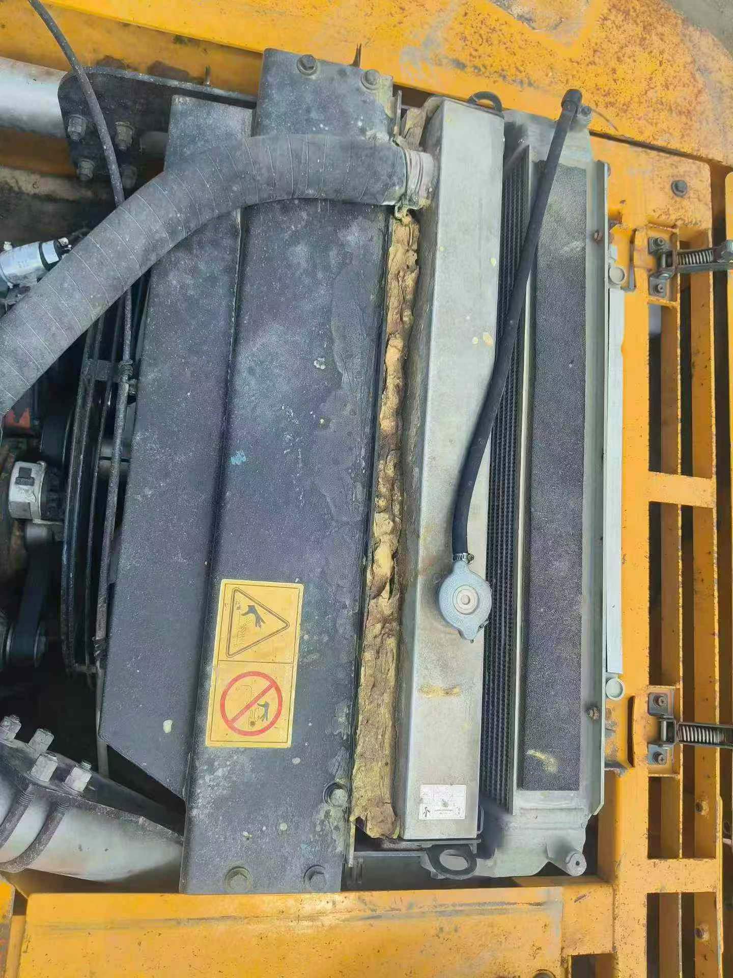 شراء حفارة Hyundai R225-7 مستعملة / 5