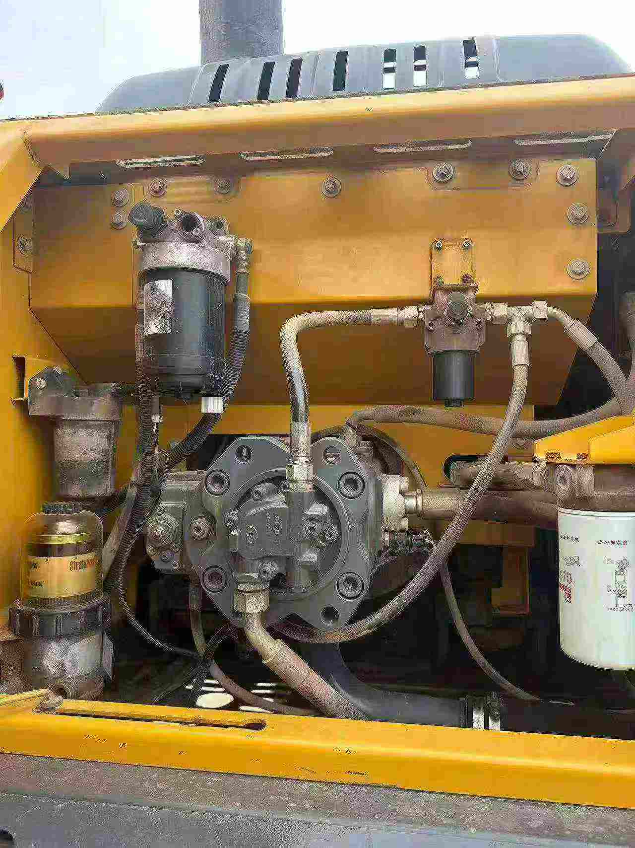شراء حفارة XCMG XE270DK مستعملة / 4