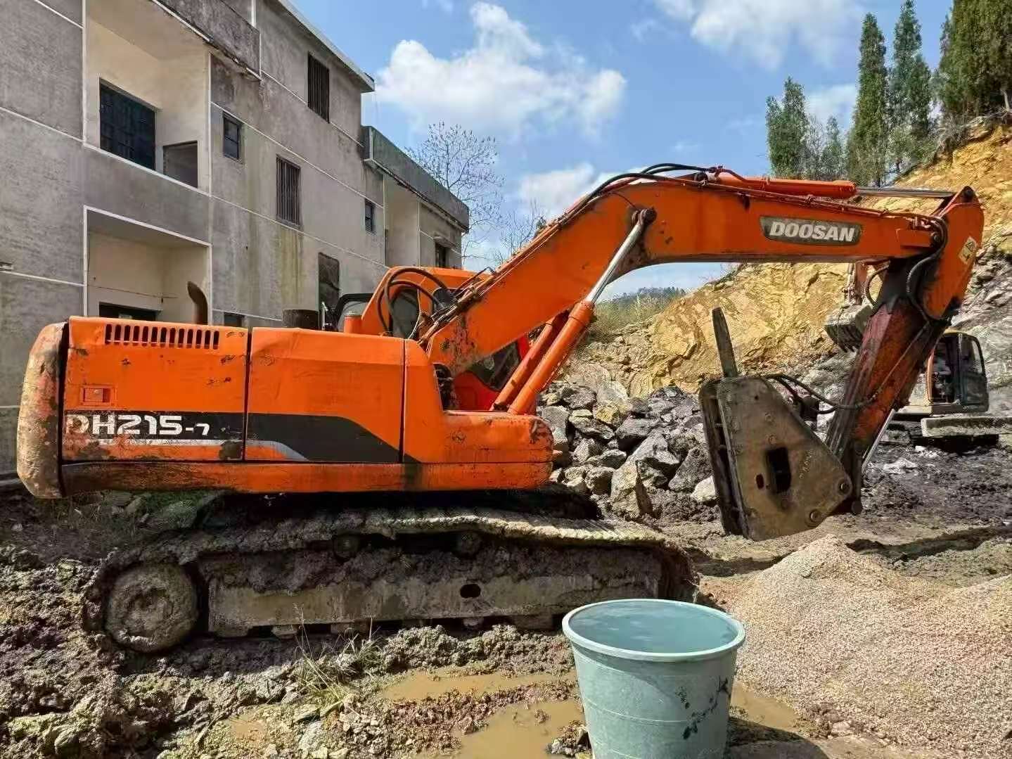 Comprar Doosan DH215-7 Usado Escavadeira