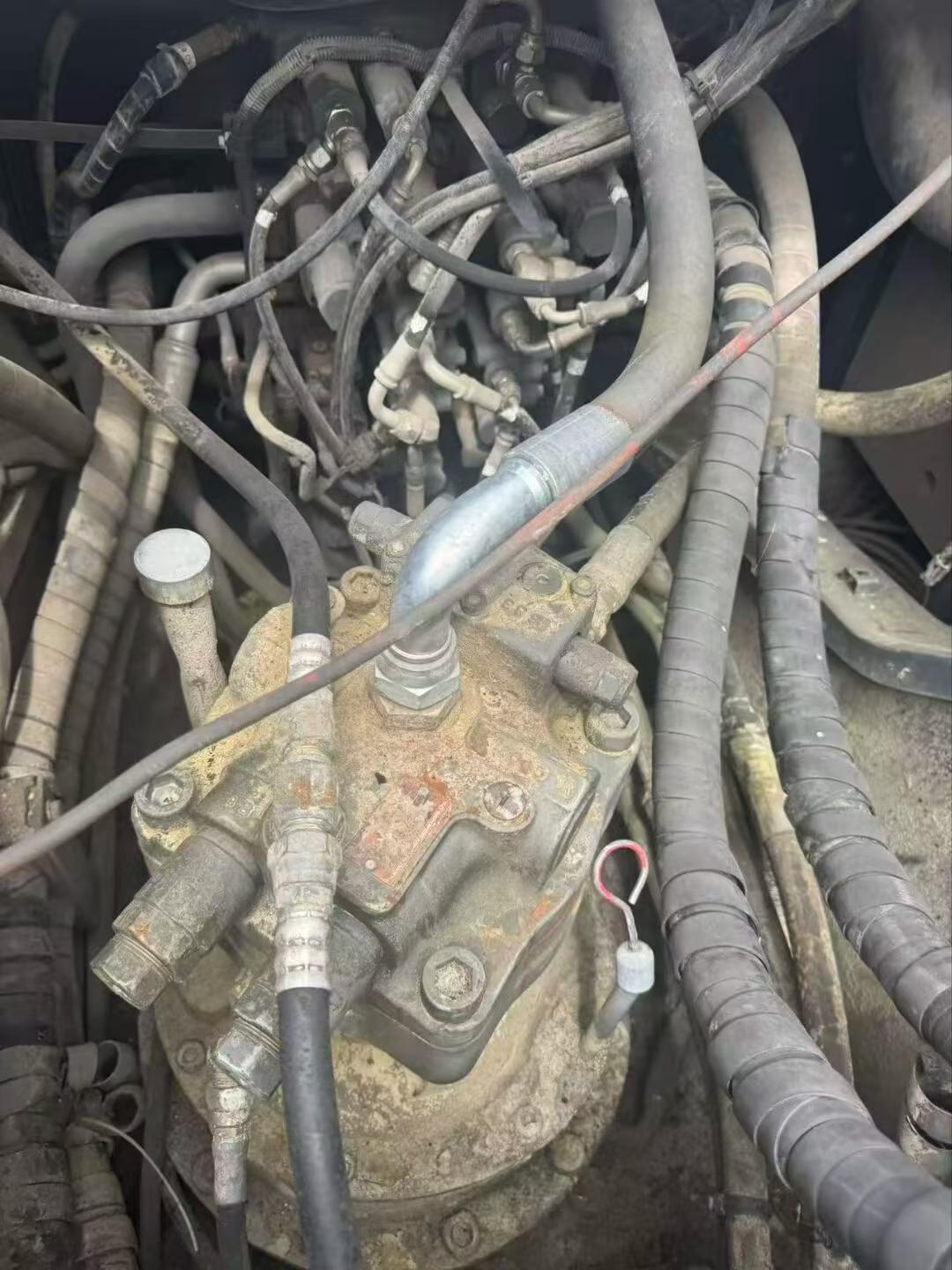 شراء حفارة Case CX260C مستعملة / 3