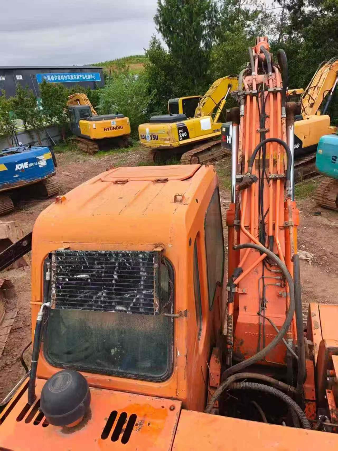 Купить Подержанный Экскаватор Doosan DH150-7 / 4 Купить Подержанный Экскаватор Doosan DH150-7 / 4
