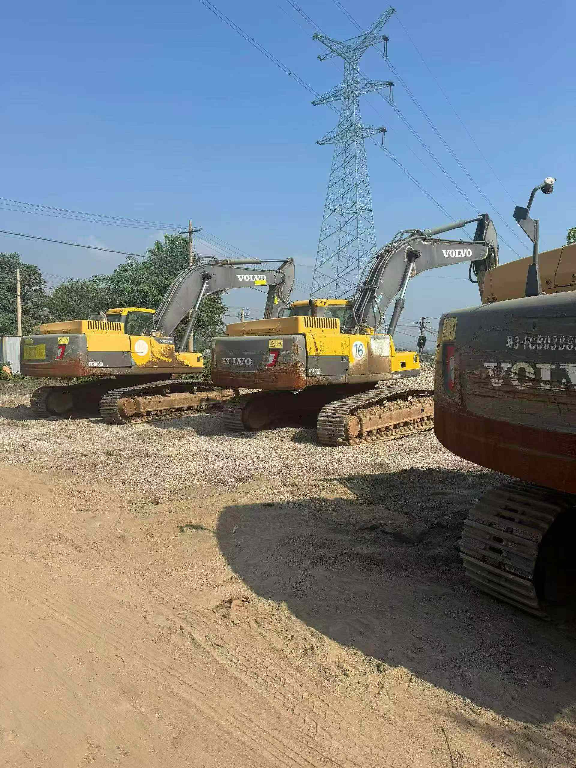 Купить Подержанный Экскаватор Volvo EC300D / 5