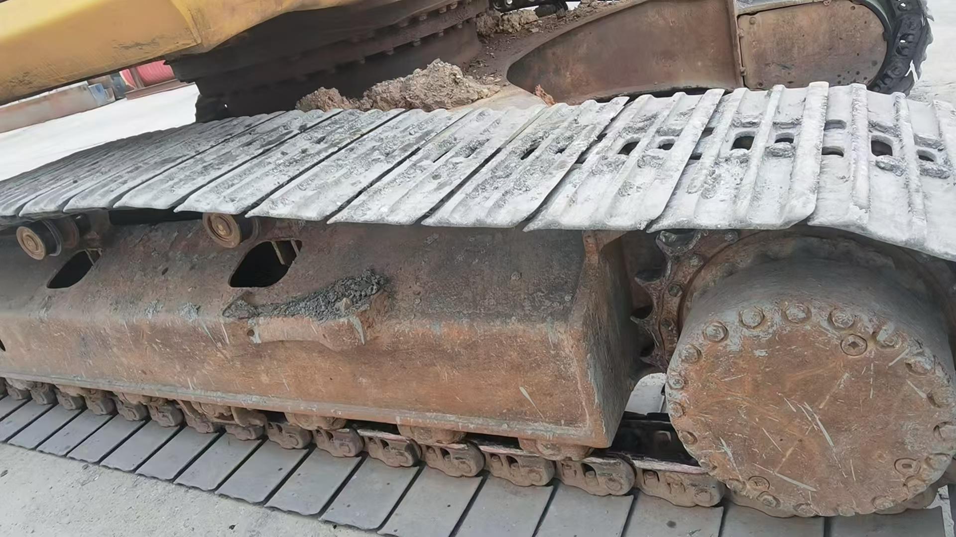 Buy Komatsu PC220-8 Used Excavator / 4 Buy Komatsu PC220-8 Used Excavator / 4