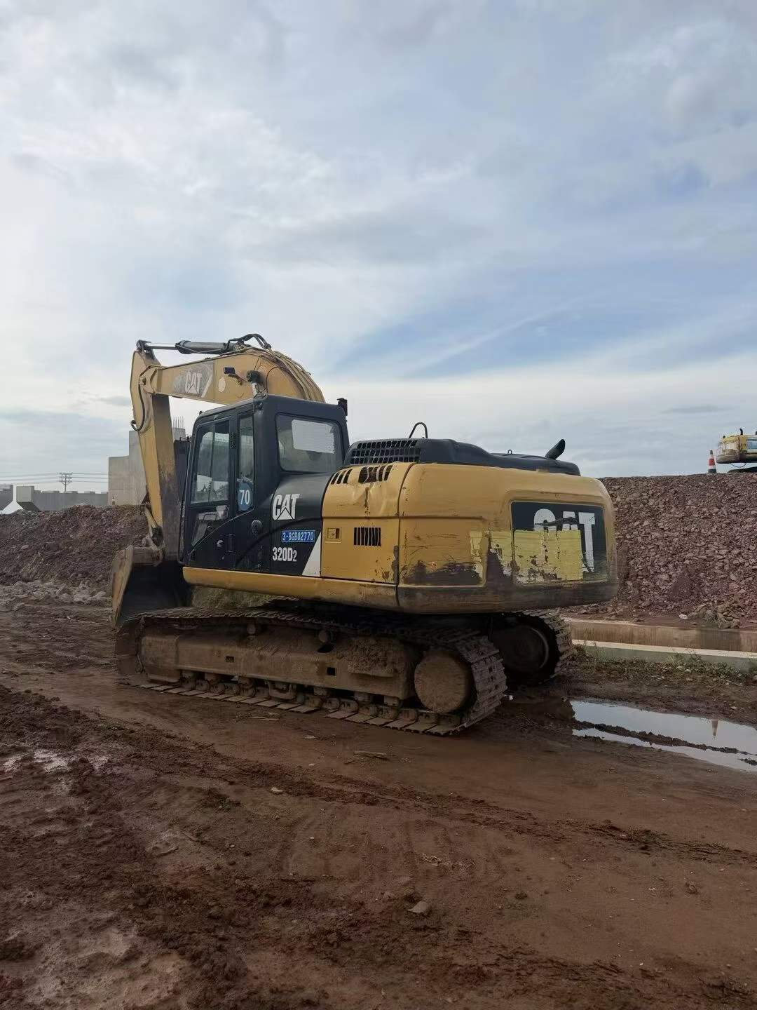 Buy Caterpillar 320A Used Excavator / 2 Buy Caterpillar 320A Used Excavator / 2