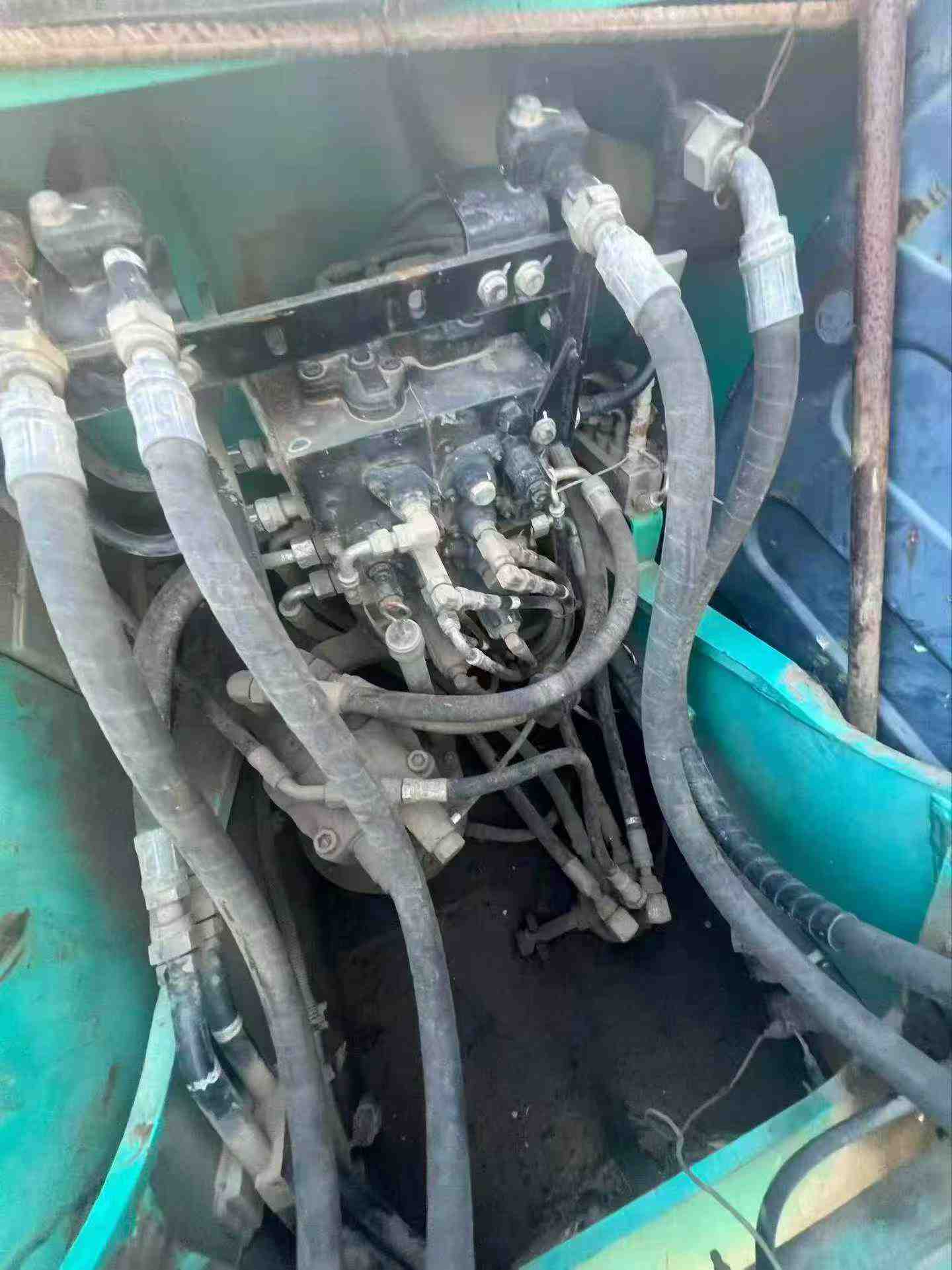 Compre Excavadora Kobelco SK140 Usada / 3