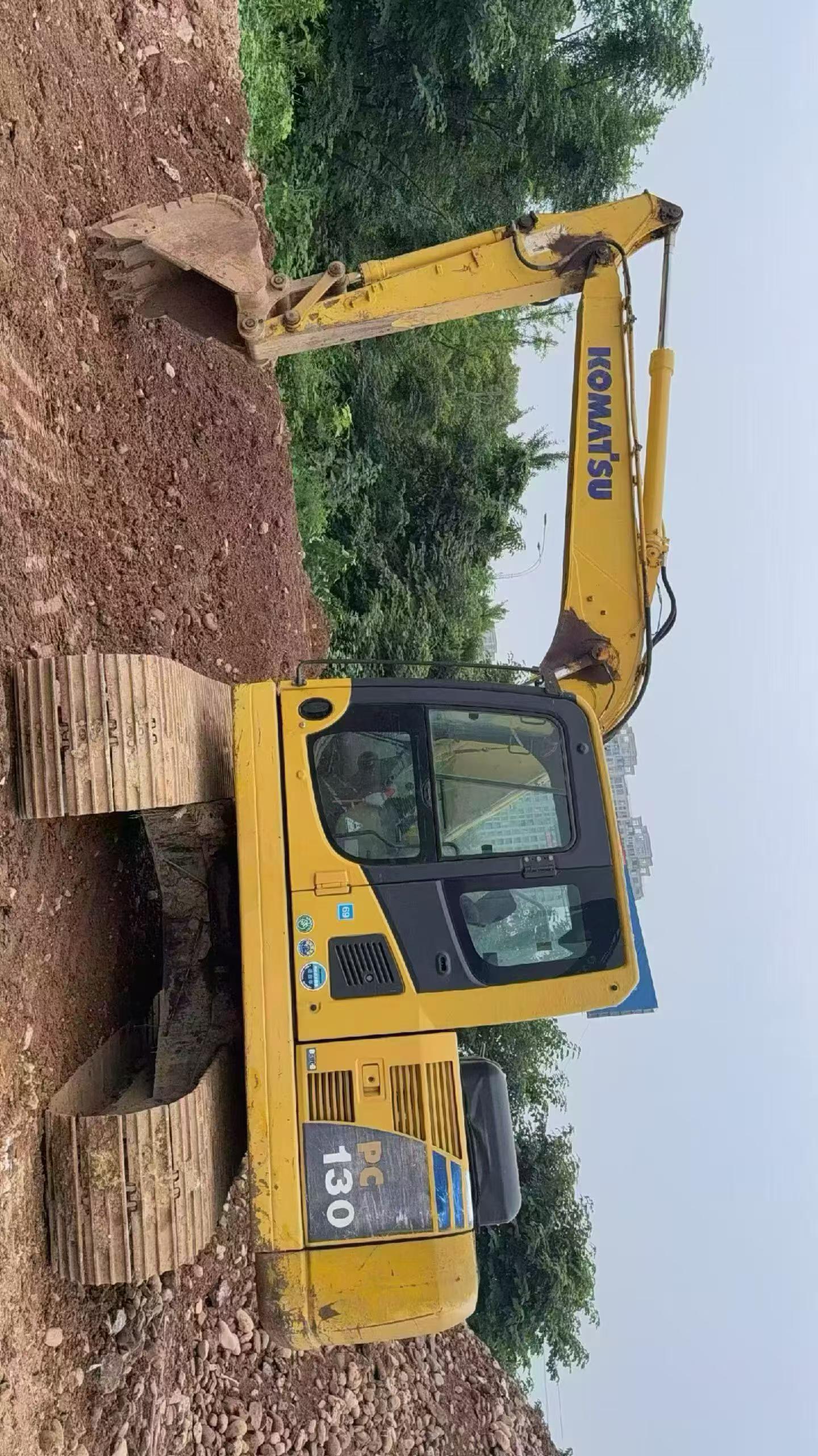 Comprar Komatsu PC130-8 Usado Escavadeira