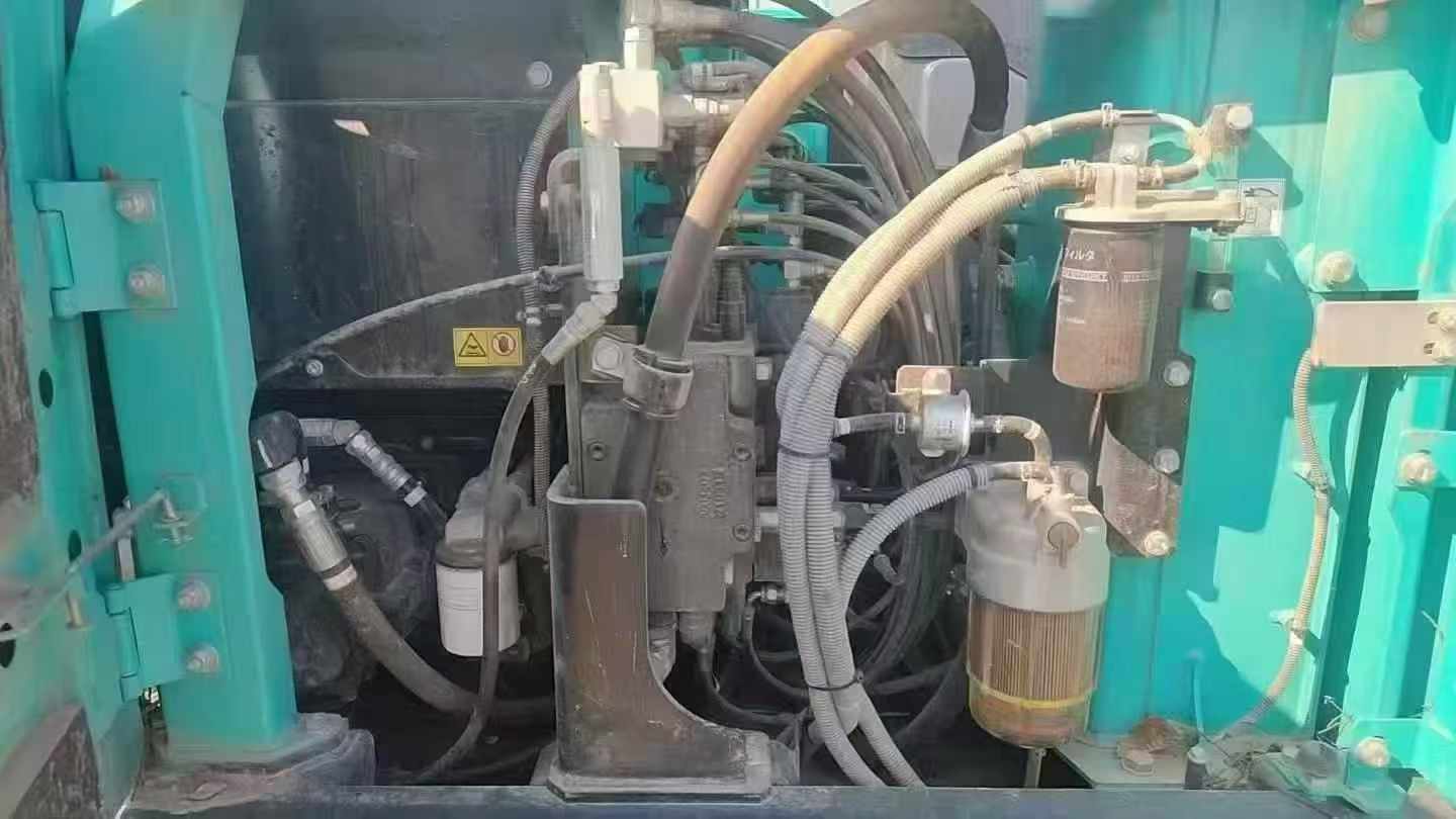Compre Escavadeira Kobelco SK75 Usada / 8