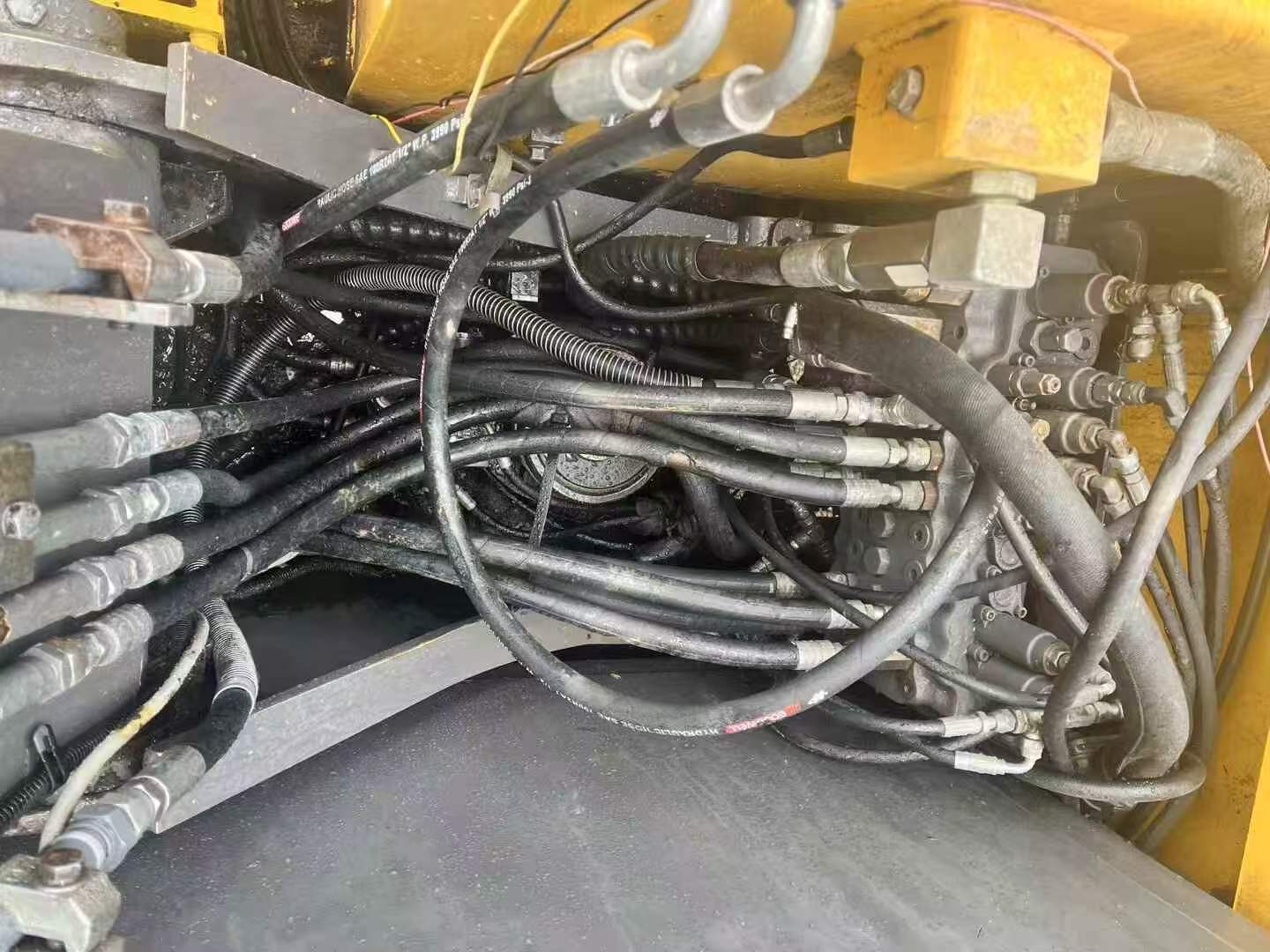 شراء حفارة Volvo EC80D مستعملة / 4