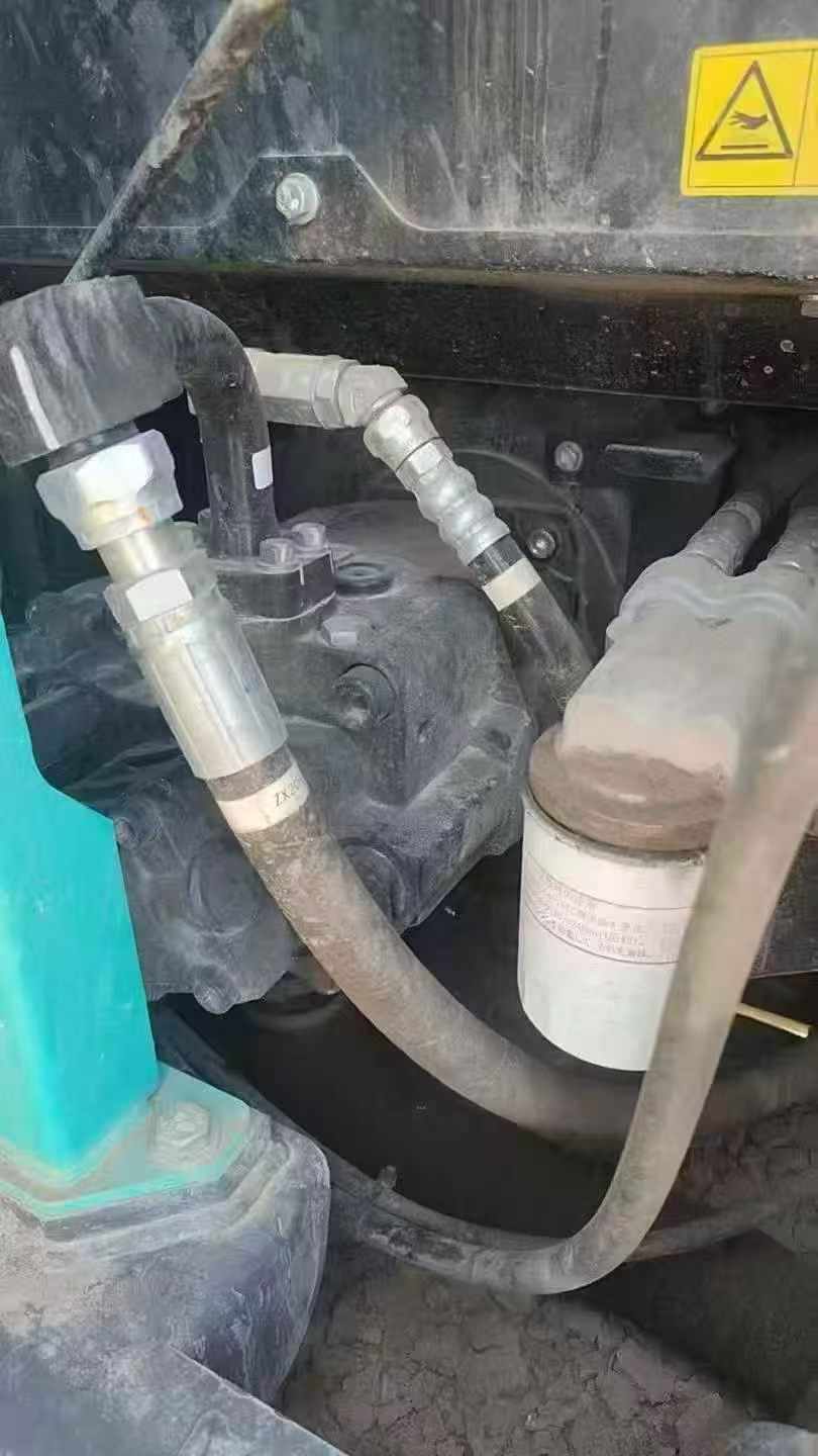 Compre Escavadeira Kobelco SK75 Usada / 4