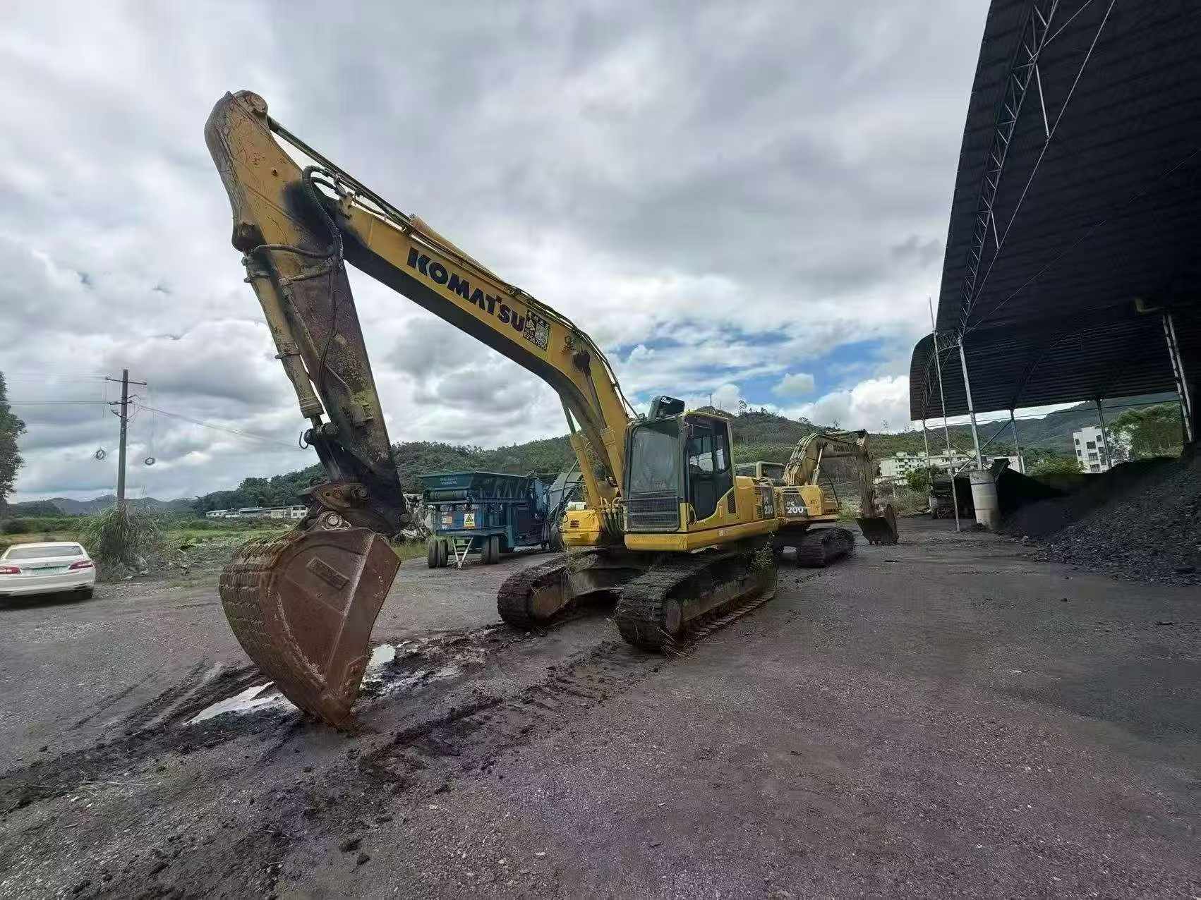 Buy Komatsu PC200-8 Used Excavator / 2 Buy Komatsu PC200-8 Used Excavator / 2