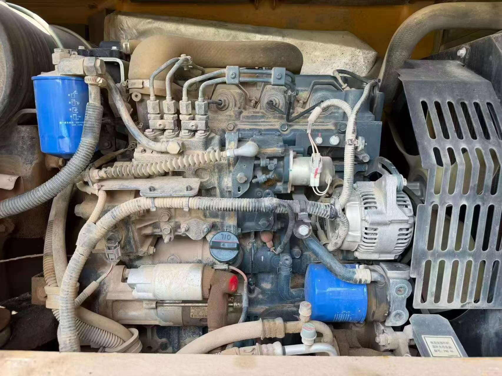 شراء حفارة XCMG XE75C مستعملة / 6