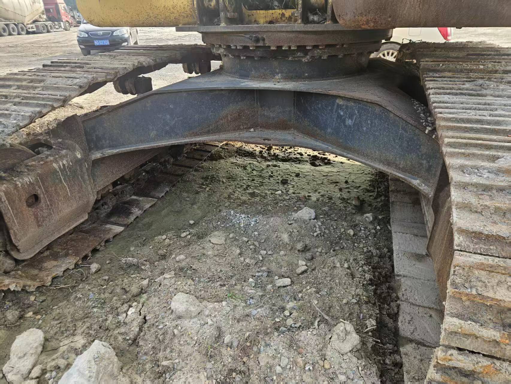 Compre Escavadeira Komatsu PC200 Usada / 3 Compre Escavadeira Komatsu PC200 Usada / 3