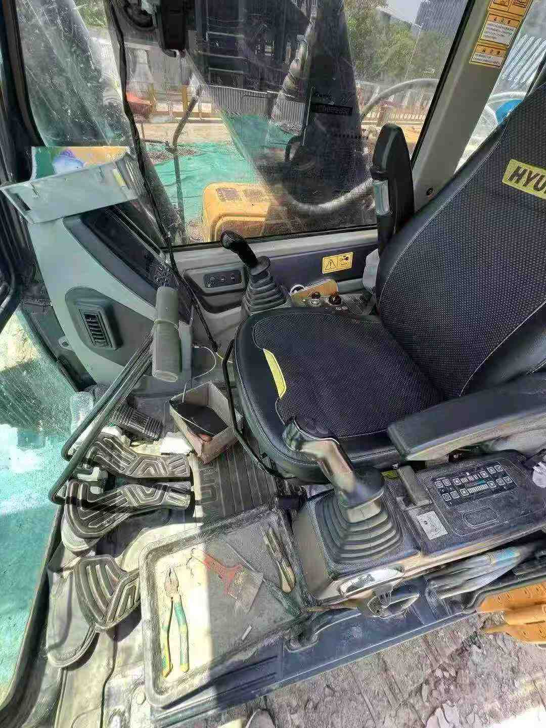 شراء حفارة Hyundai R215-7 مستعملة / 9