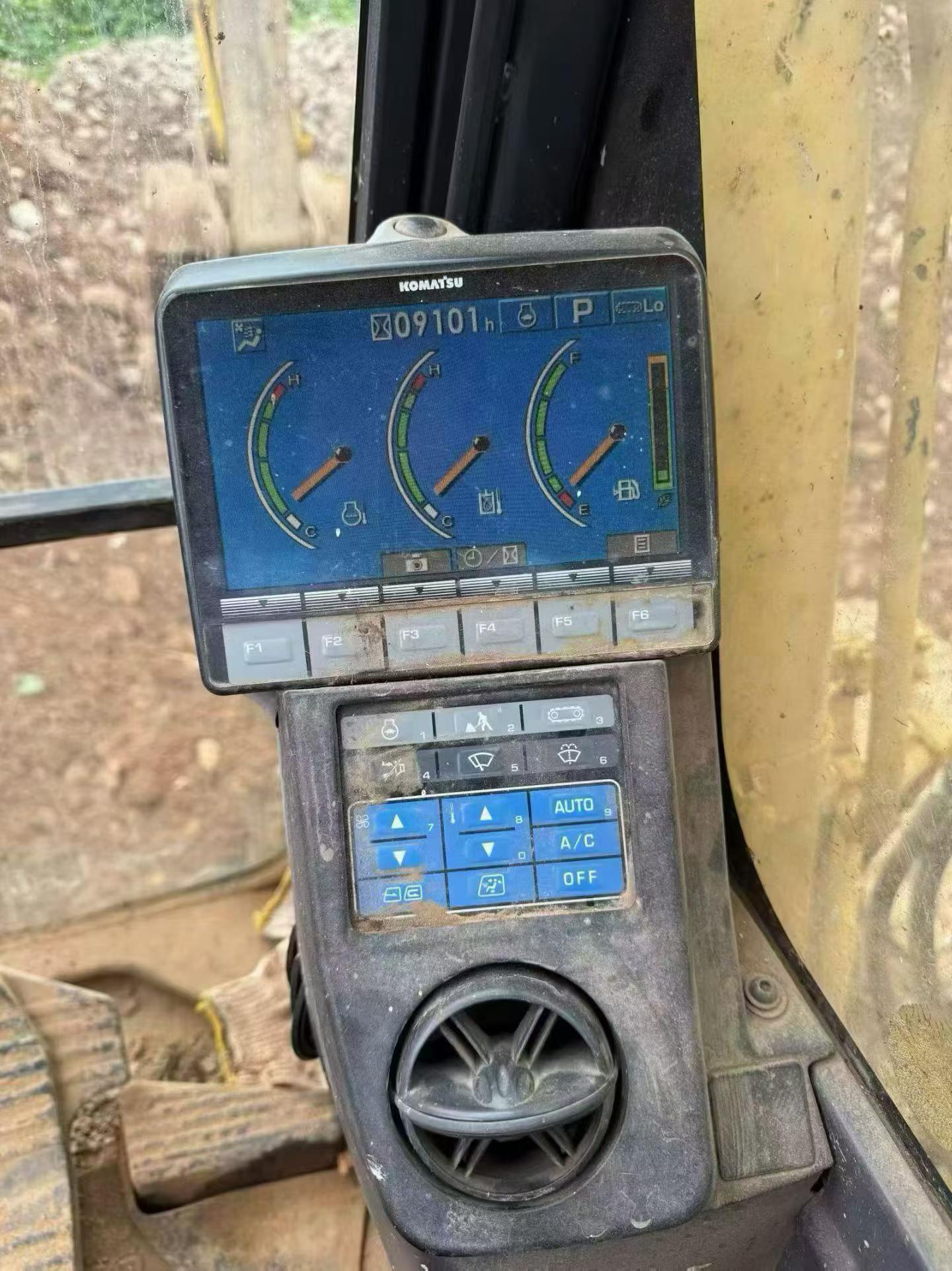 Buy Komatsu PC130-8 Used Excavator / 4 Buy Komatsu PC130-8 Used Excavator / 4