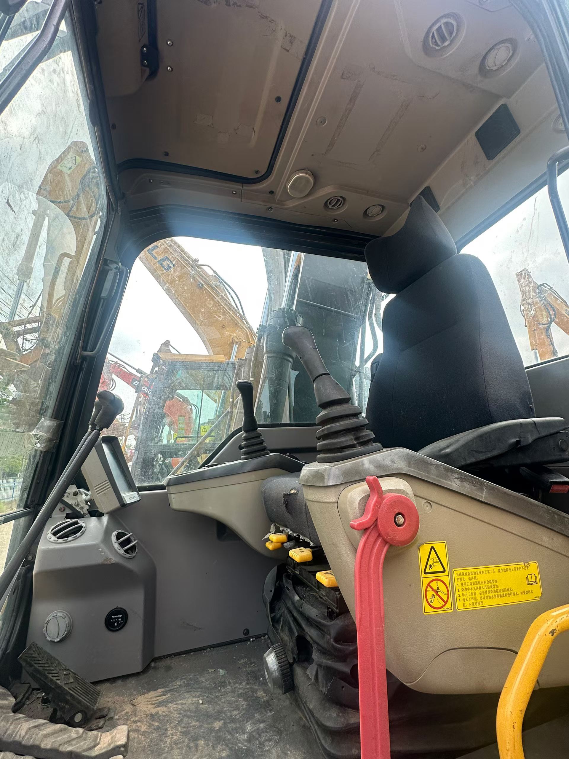 Купить Подержанный Экскаватор Volvo L120E / 2