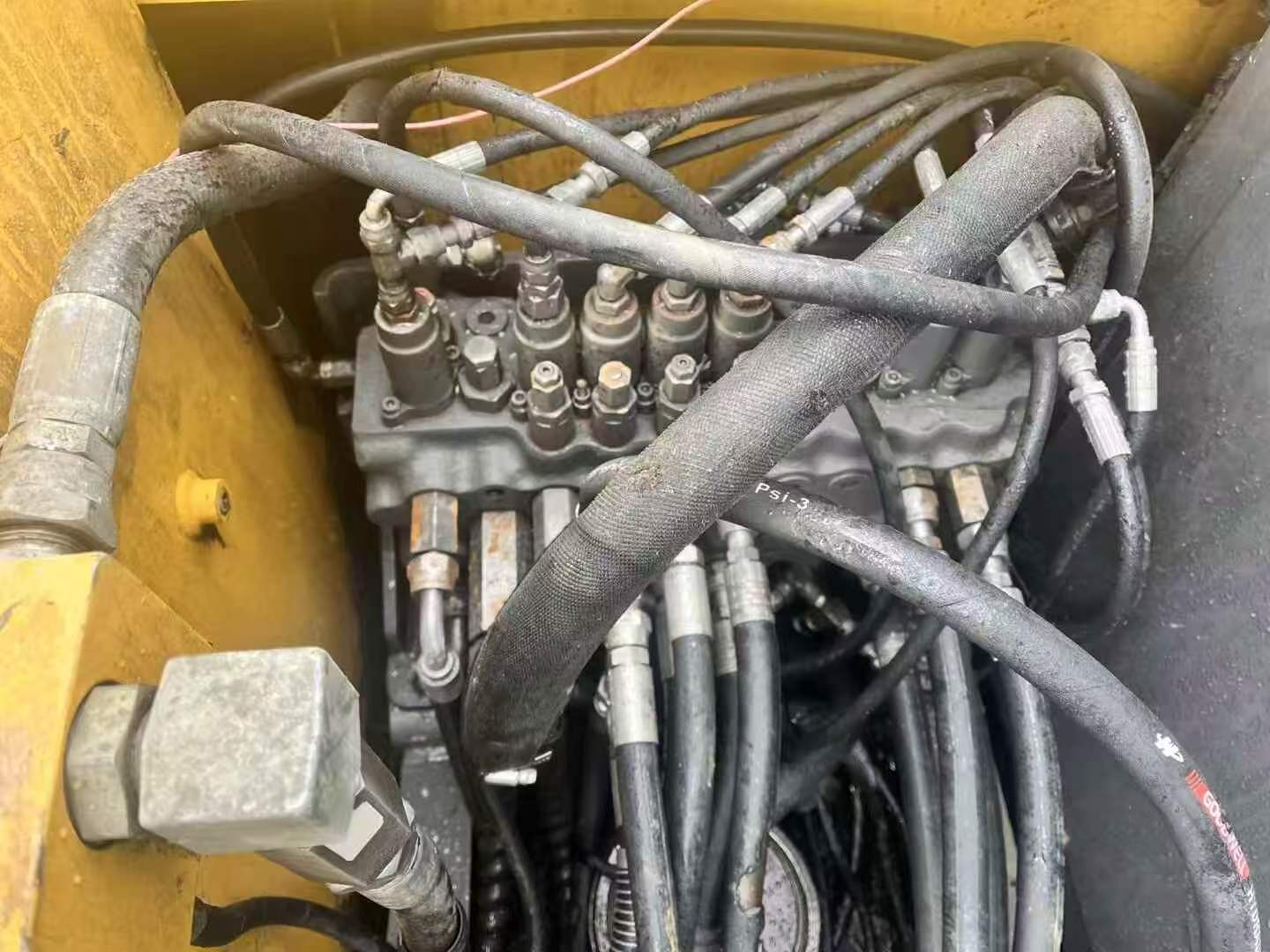 شراء حفارة Volvo EC80D مستعملة / 7