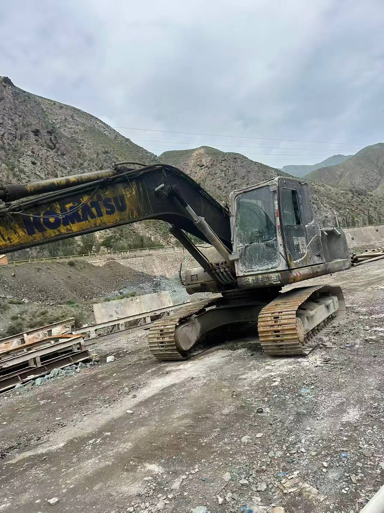 Acheter Komatsu PC220 D'occasion Pelle
