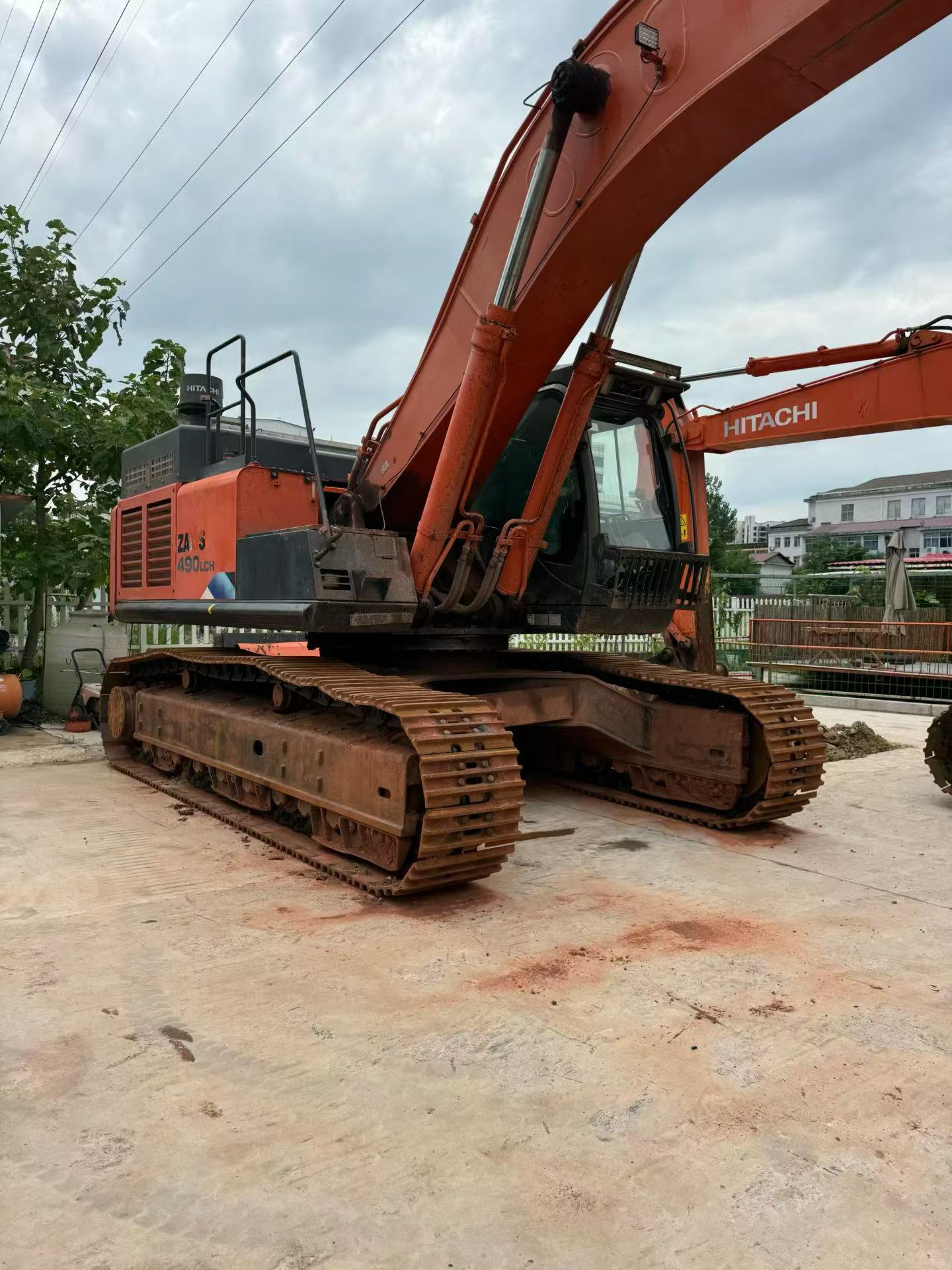 Купить Подержанный Экскаватор Hitachi ZX490LCH-5A / 2