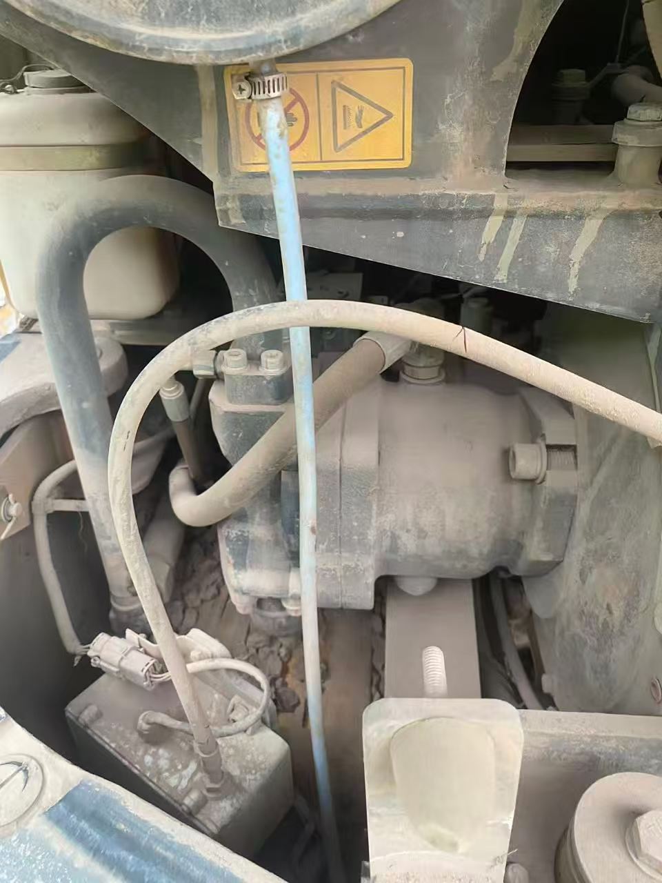 Compre Excavadora XCMG XE65D Usada / 3