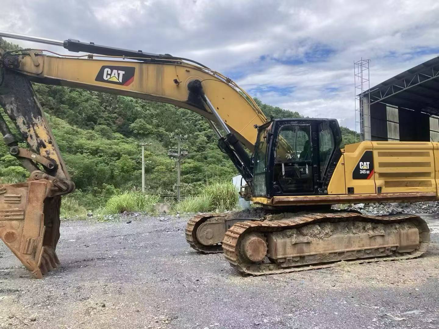 Compre Escavadeira Caterpillar 345B Usada / 2