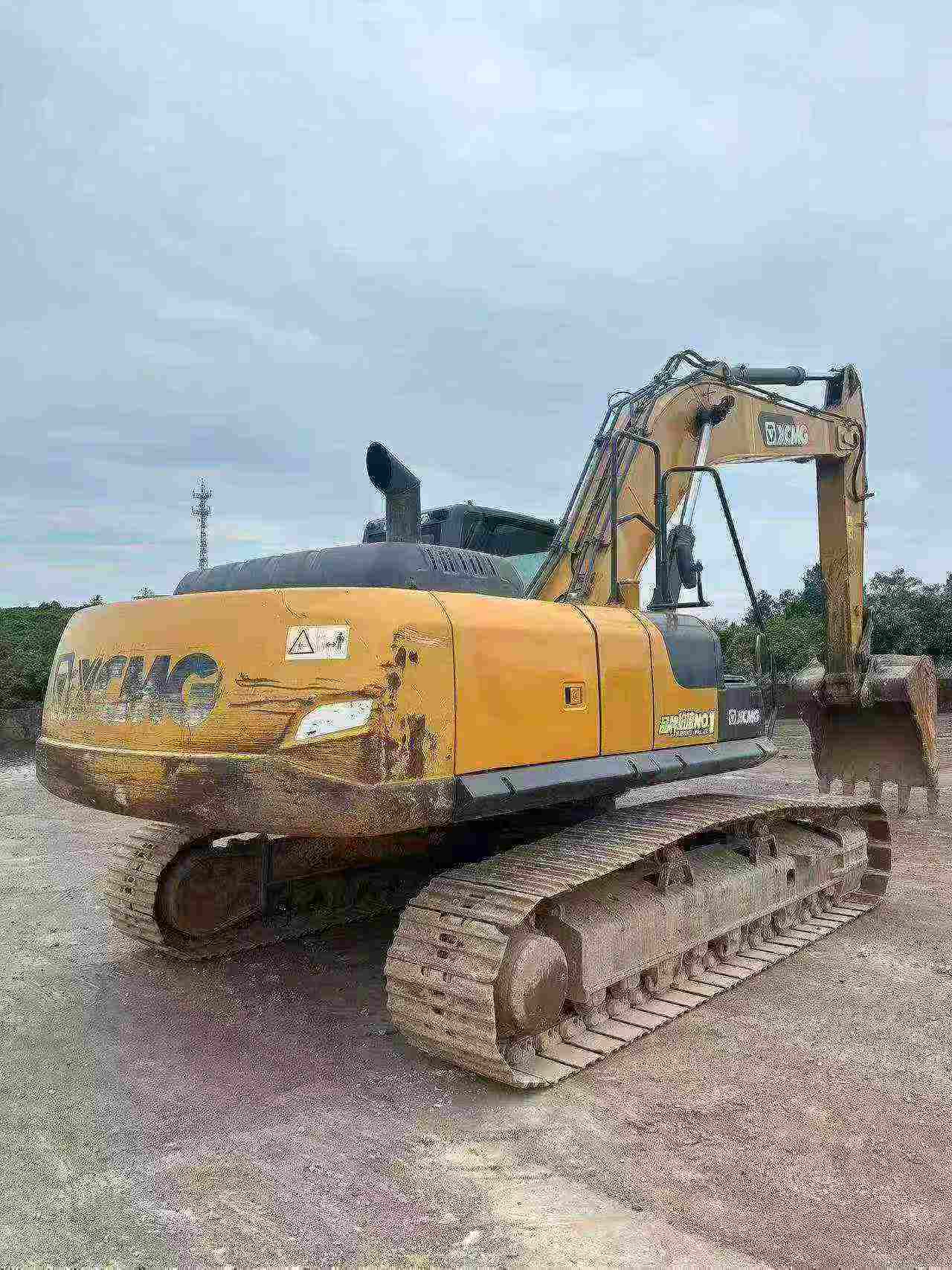 شراء حفارة XCMG XE270DK مستعملة / 2