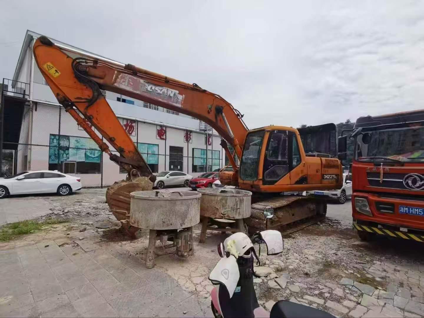 Buy Doosan DH215-9 Used Excavator / 3