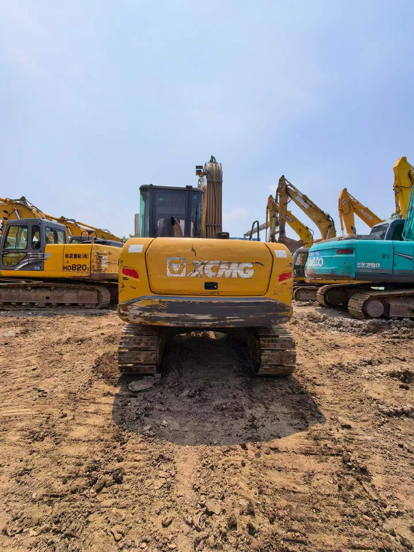 شراء حفارة XCMG XE75C مستعملة / 2