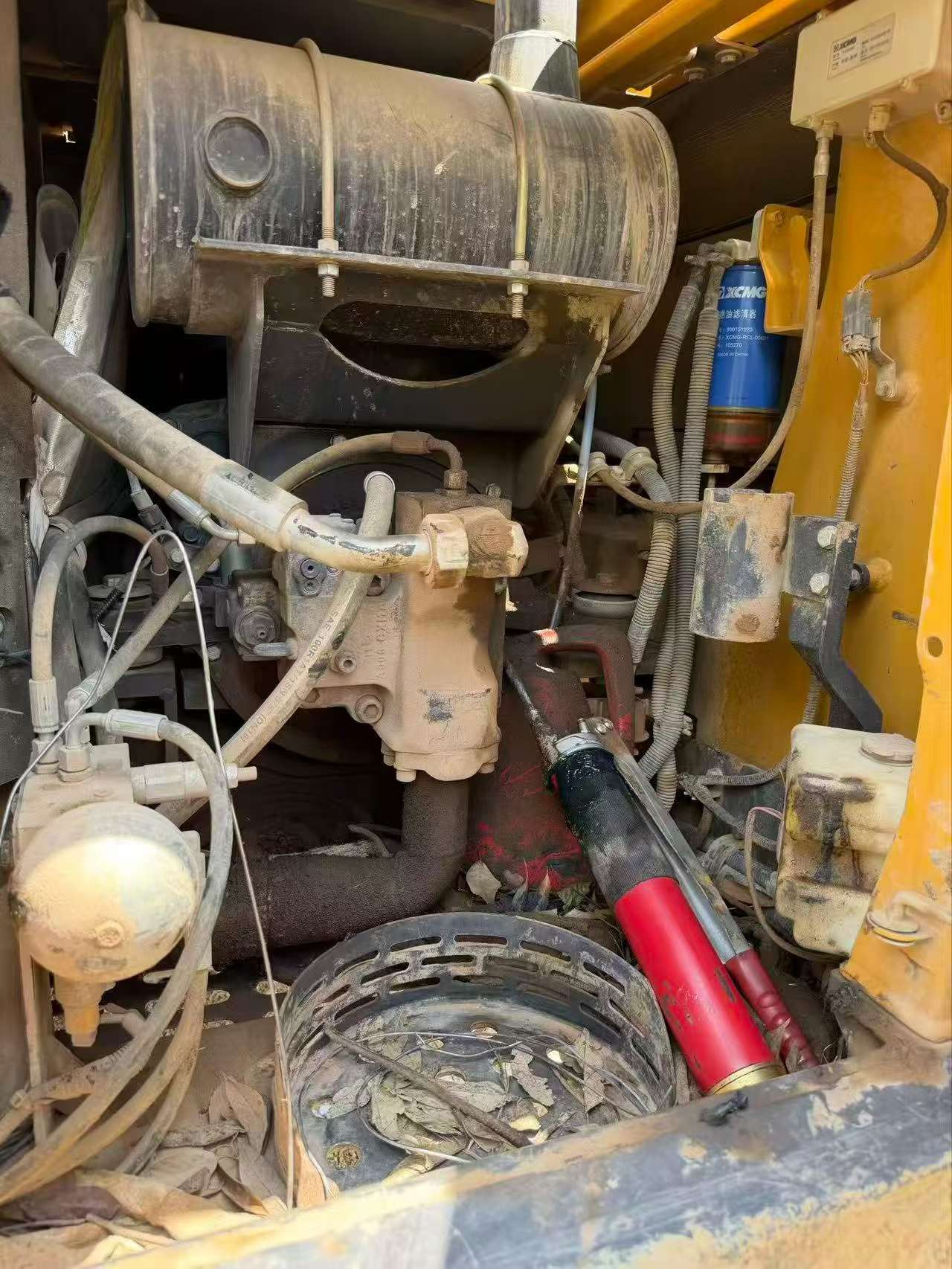 شراء حفارة XCMG XE75C مستعملة / 5