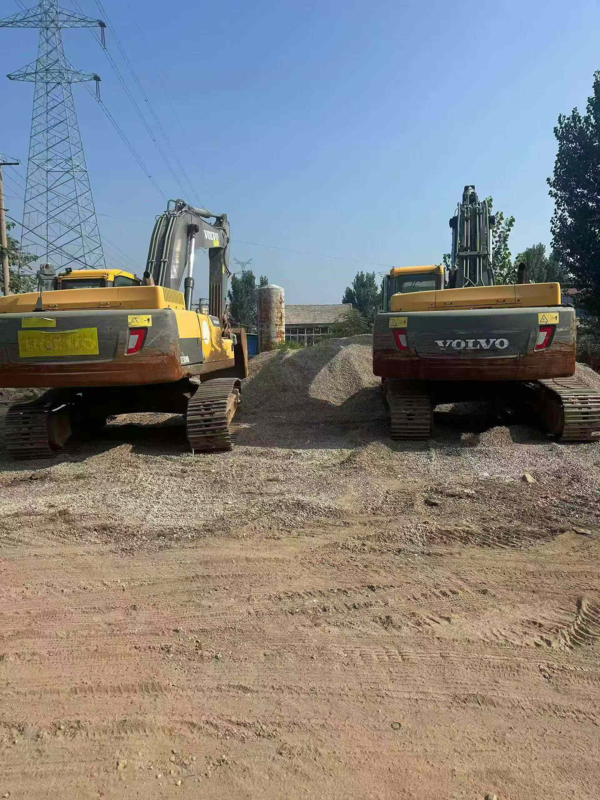 Купить Подержанный Экскаватор Volvo EC300D / 3