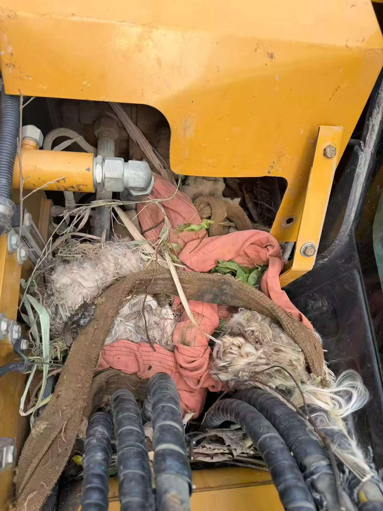 شراء حفارة XCMG XE75C مستعملة / 9