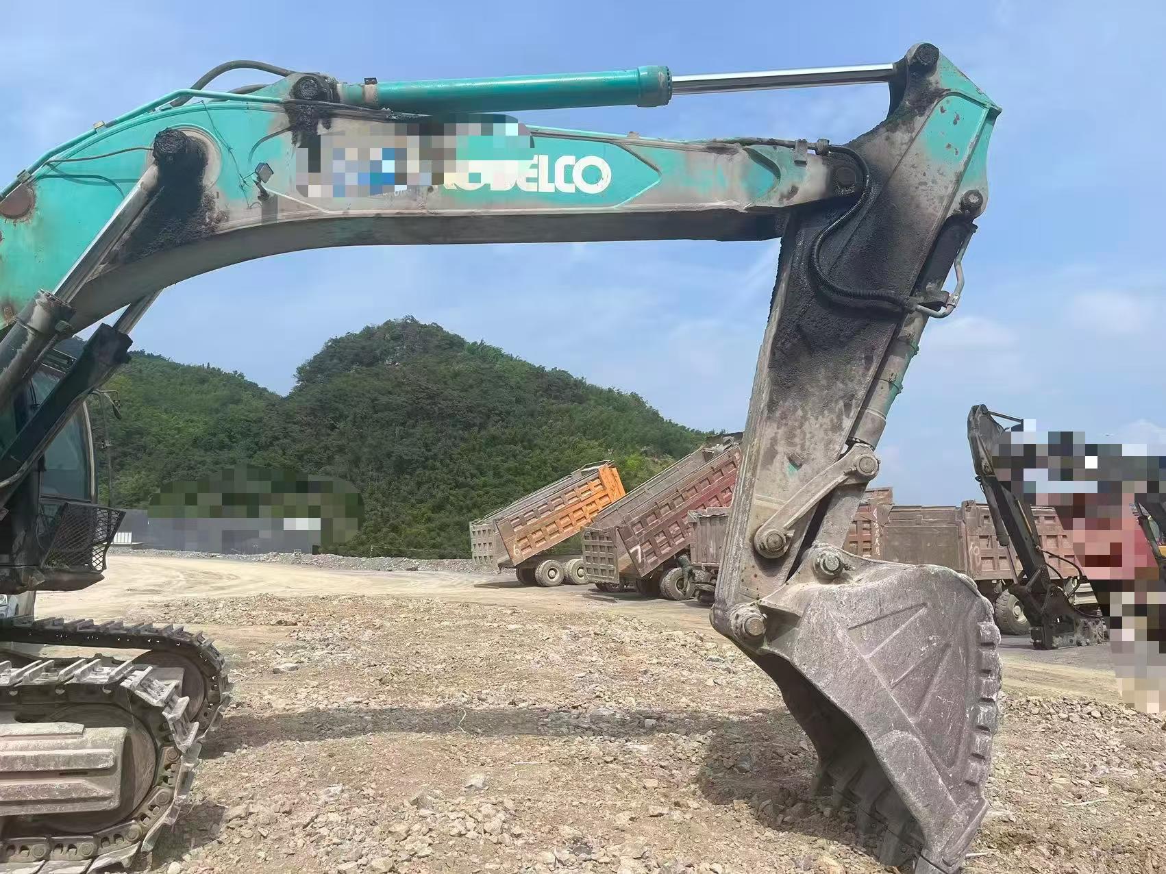 Compre Escavadeira Volvo EC380D Usada / 3 Compre Escavadeira Volvo EC380D Usada / 3