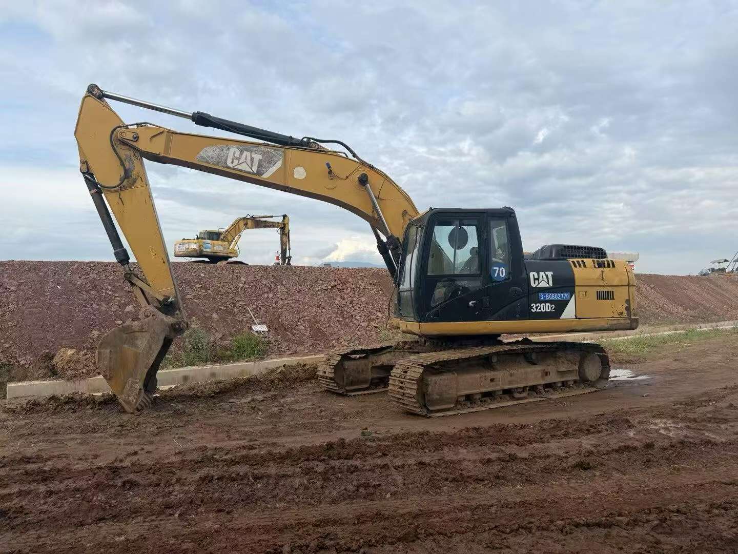 Buy Caterpillar 320A Used Excavator