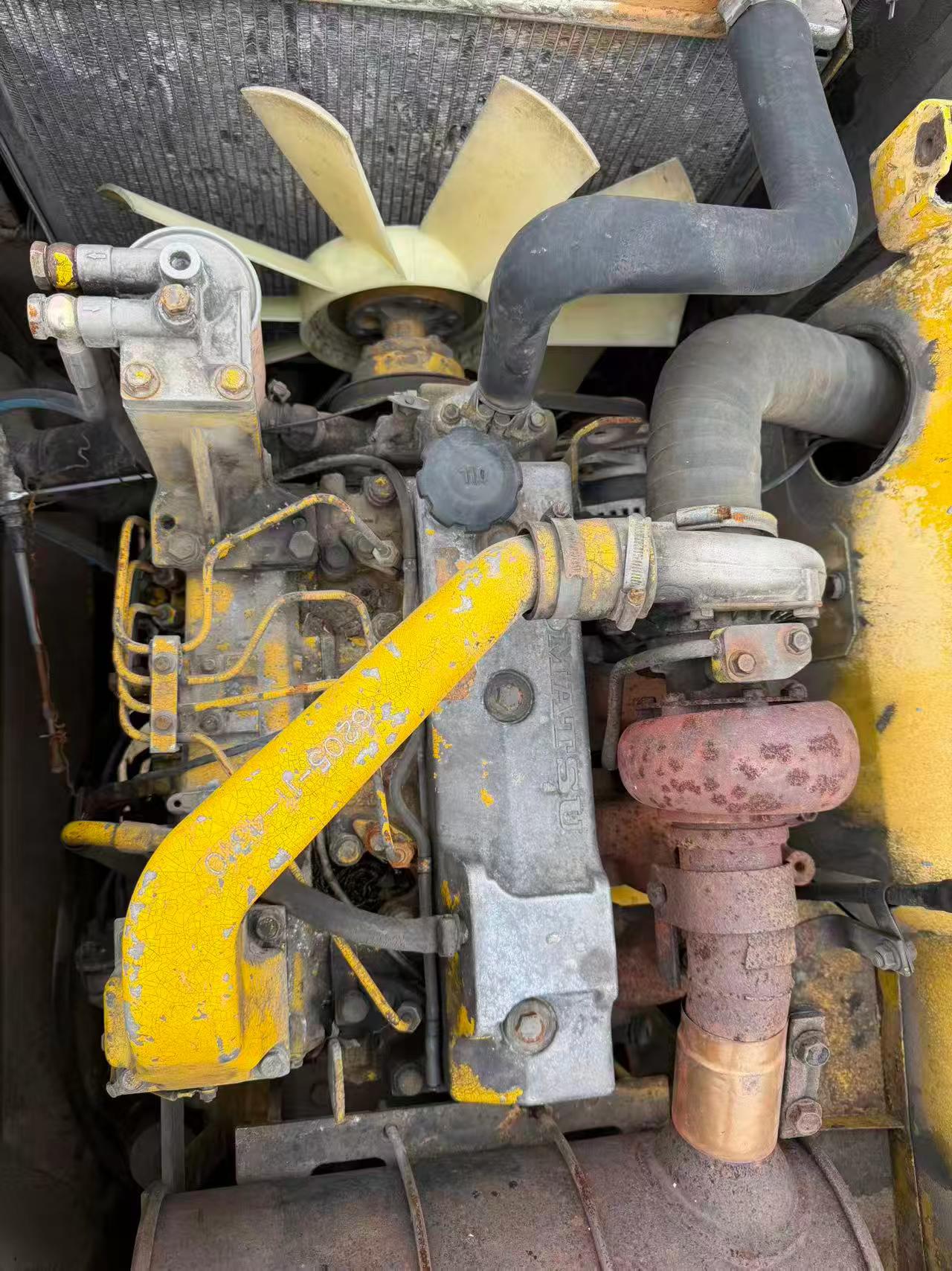 Compre Excavadora Komatsu PC120-5 Usada / 3 Compre Excavadora Komatsu PC120-5 Usada / 3