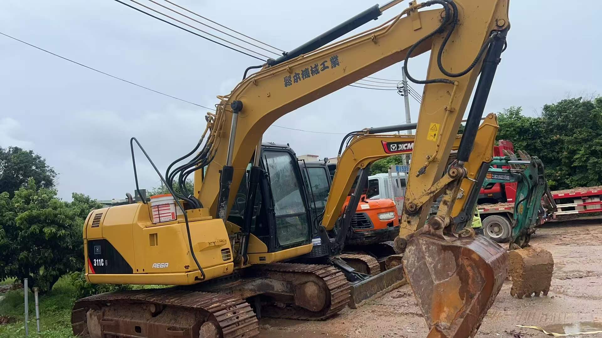 Compre Escavadeira Caterpillar 311 Usada / 2
